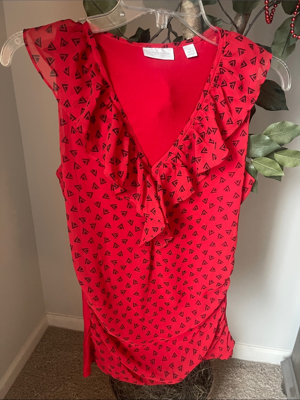 New York & Company Red Sleeveless Top with Black Geometric Print